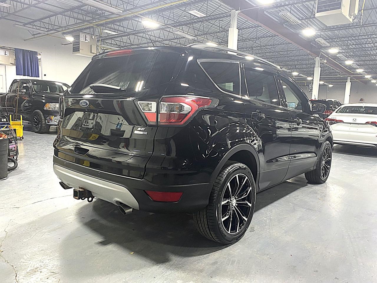 2017 Ford Escape 4WD 4dr SE Photo4