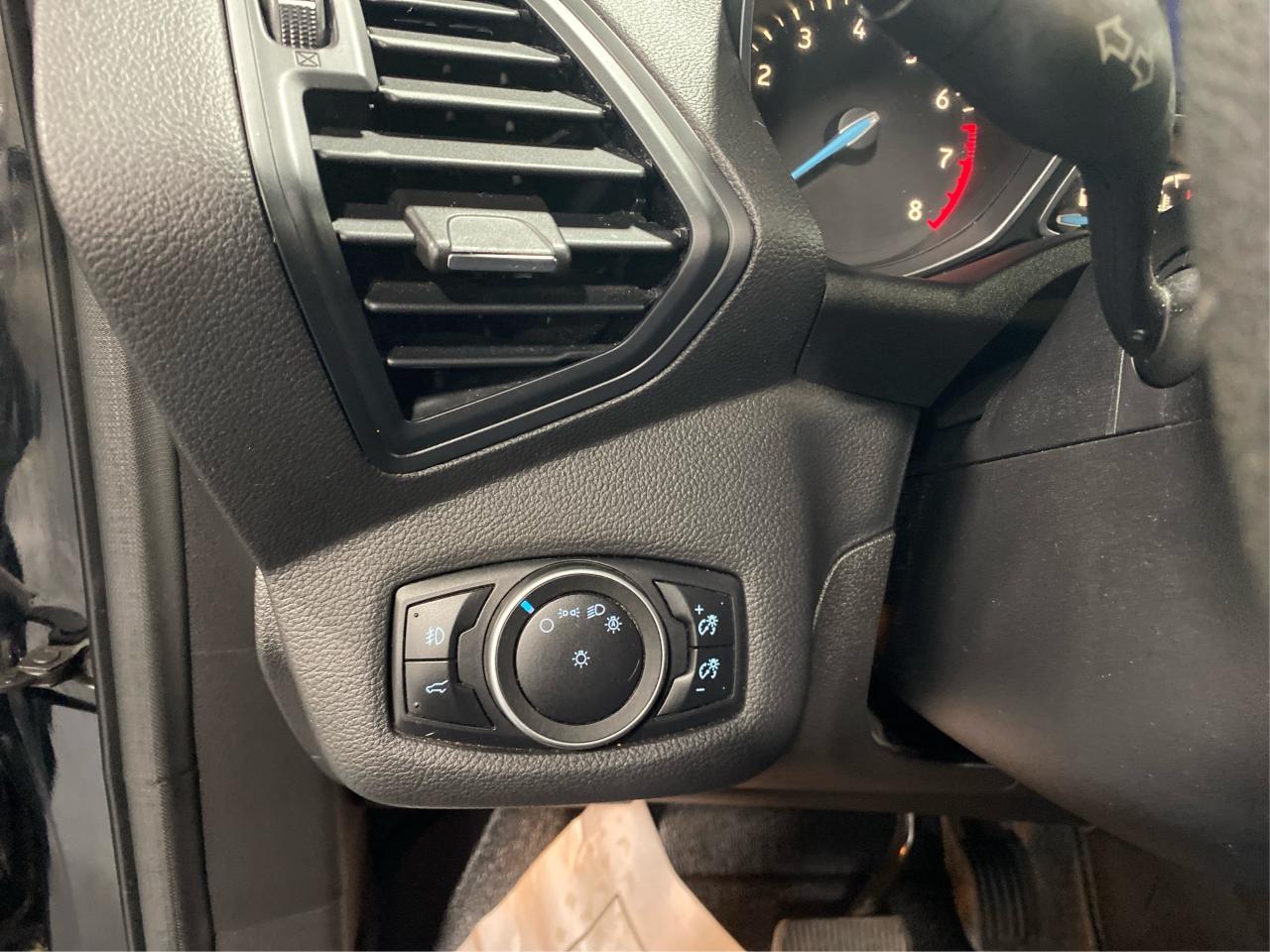 2017 Ford Escape 4WD 4dr SE Photo