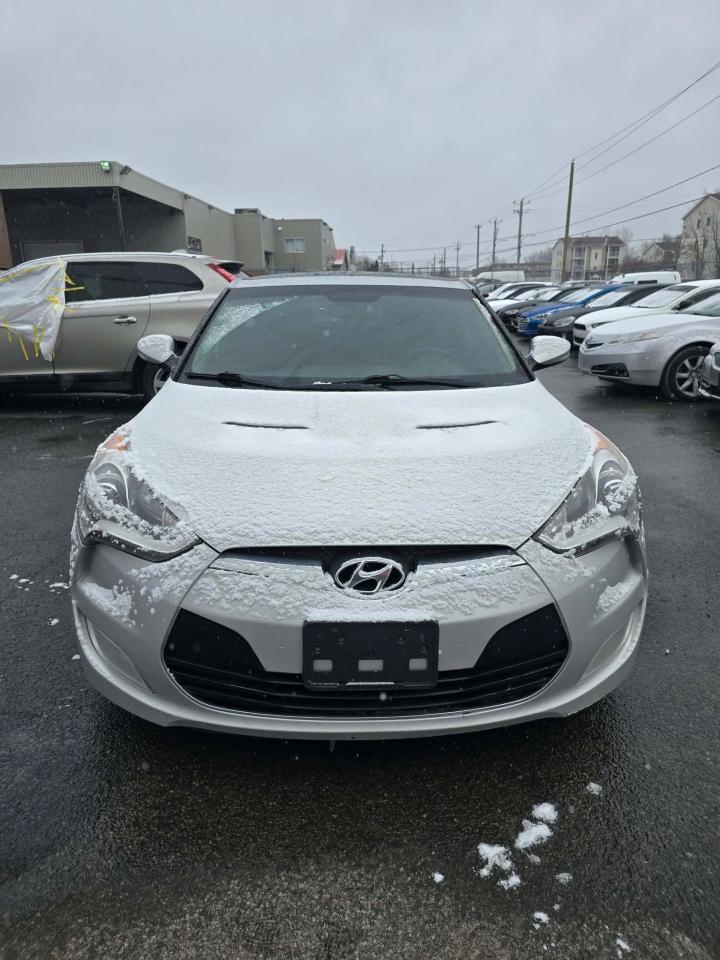 2014 Hyundai Veloster w/Tech - Photo #2