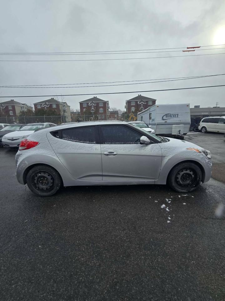 2014 Hyundai Veloster w/Tech - Photo #3