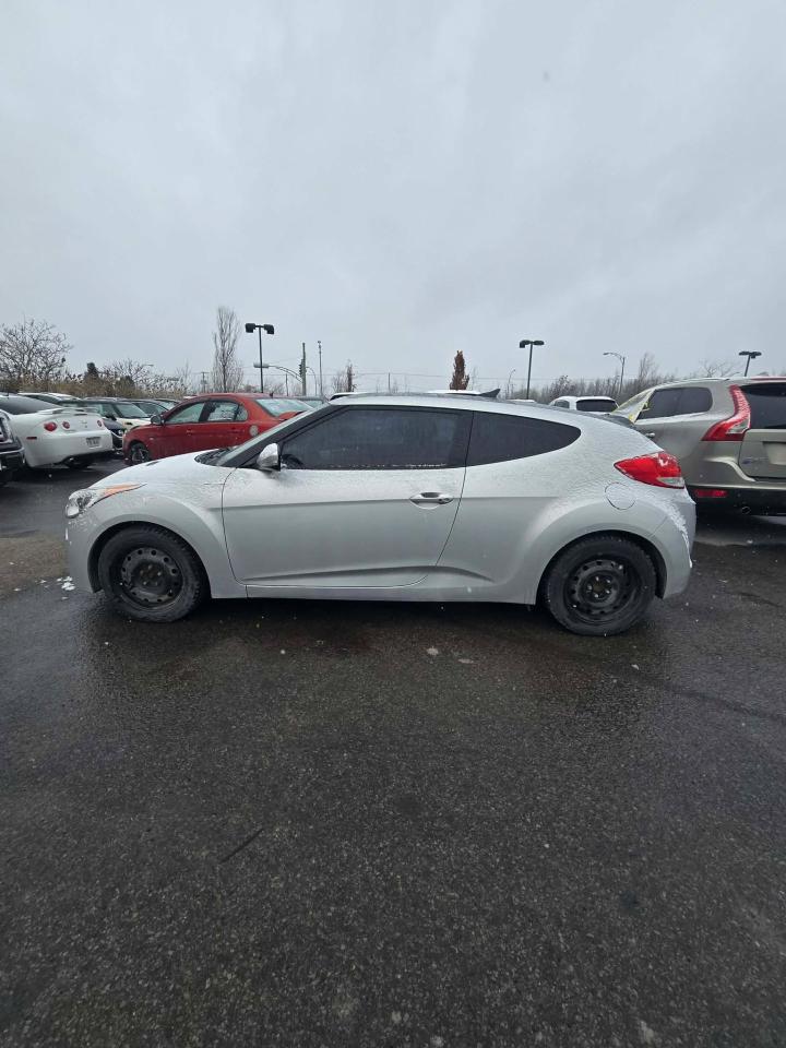 2014 Hyundai Veloster w/Tech - Photo #4