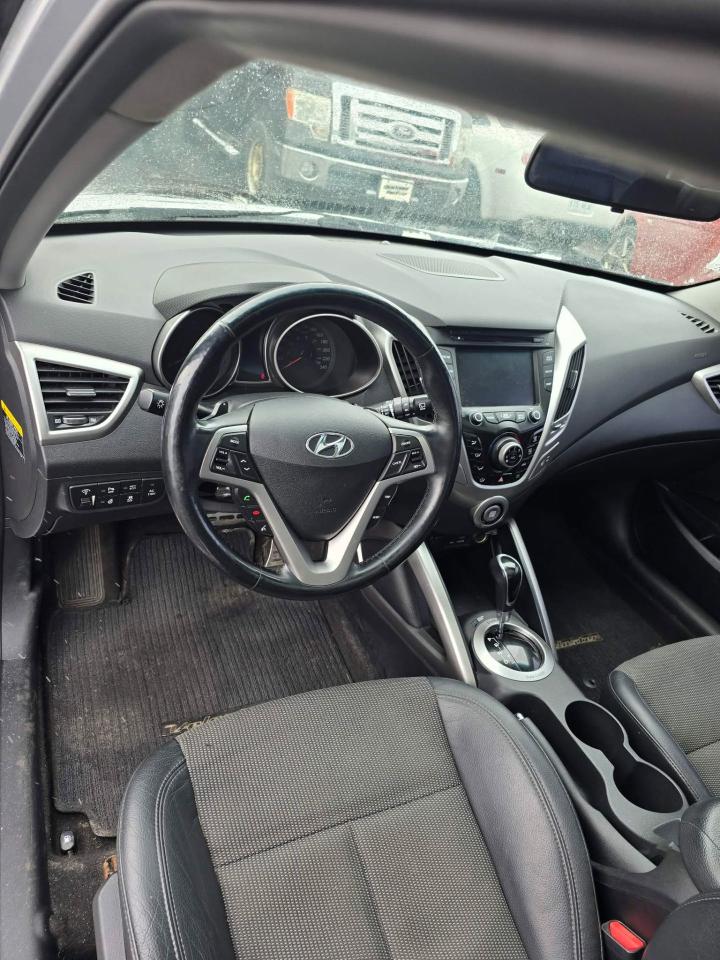 2014 Hyundai Veloster w/Tech - Photo #6