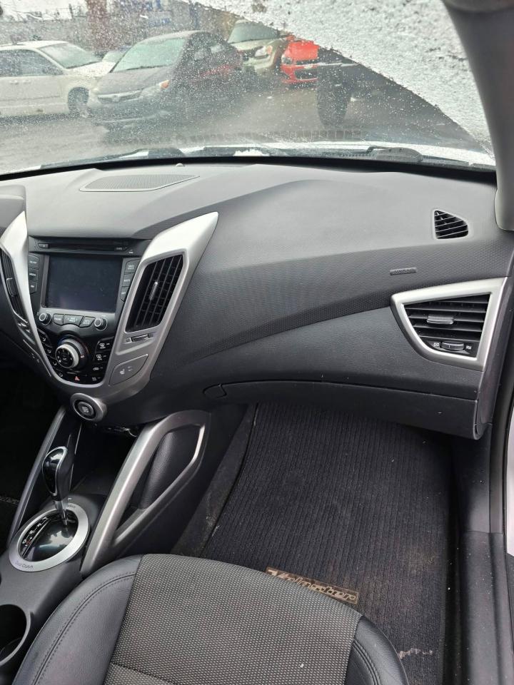 2014 Hyundai Veloster w/Tech - Photo #7