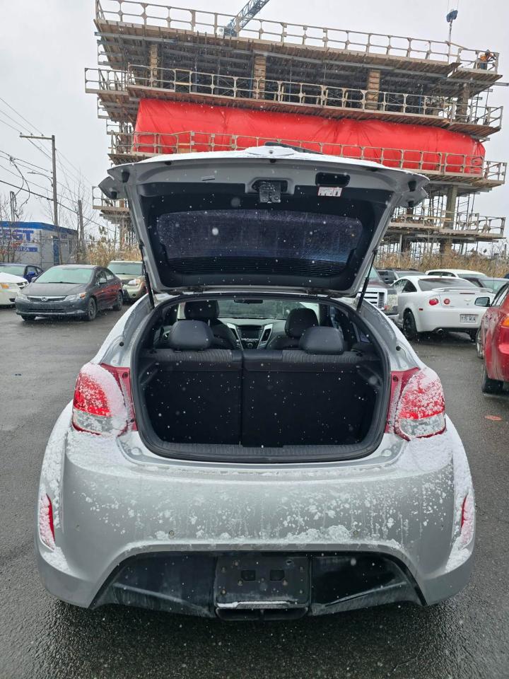 2014 Hyundai Veloster w/Tech - Photo #9