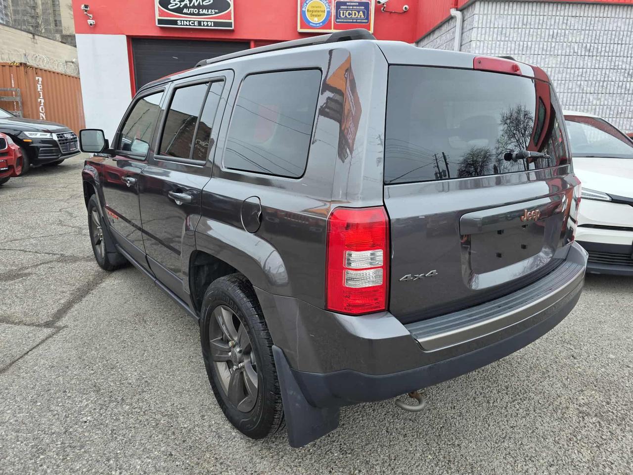 2016 Jeep Patriot 4WD 75th Anniversary Photo3