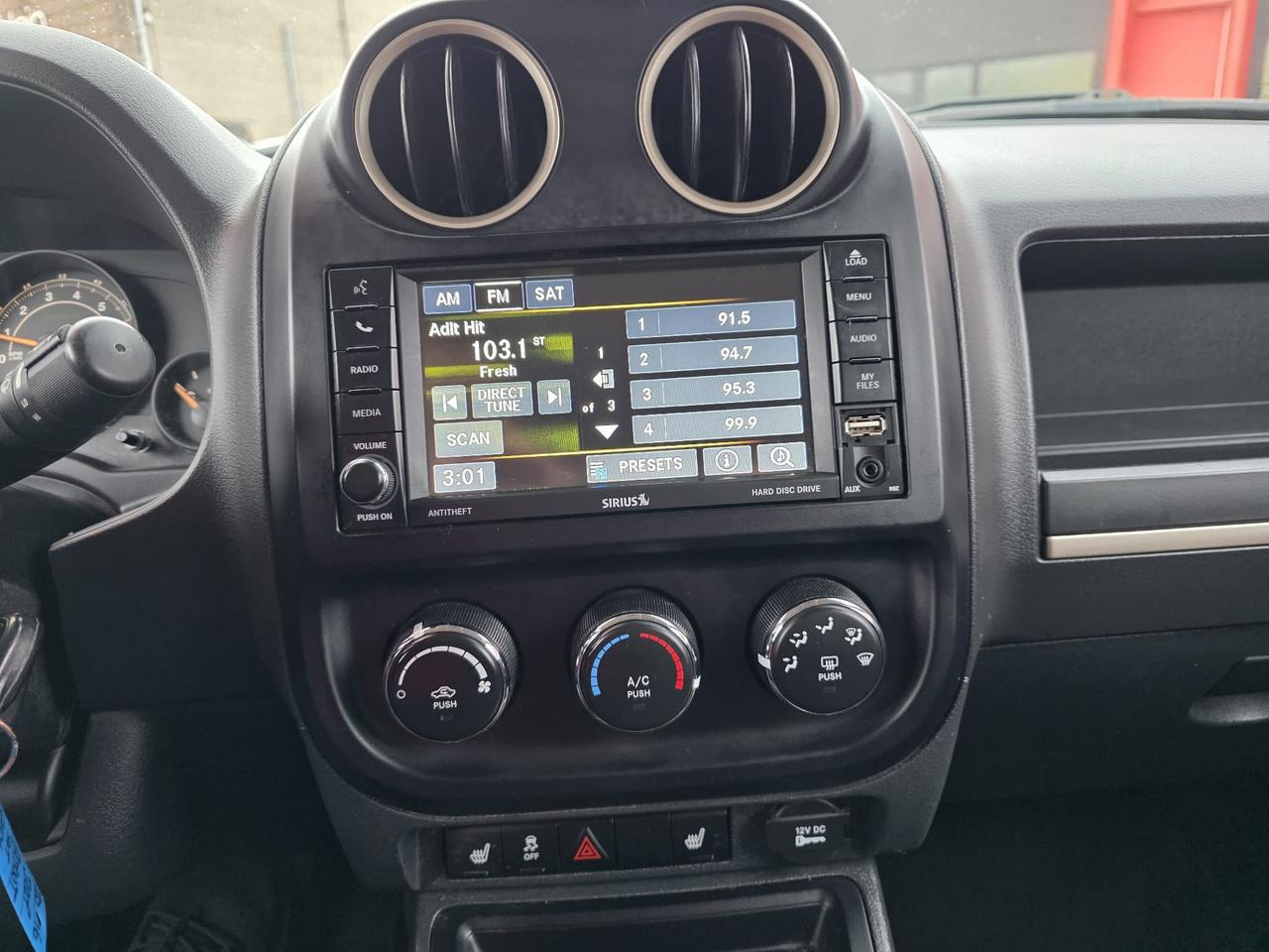 2016 Jeep Patriot 4WD 75th Anniversary Photo