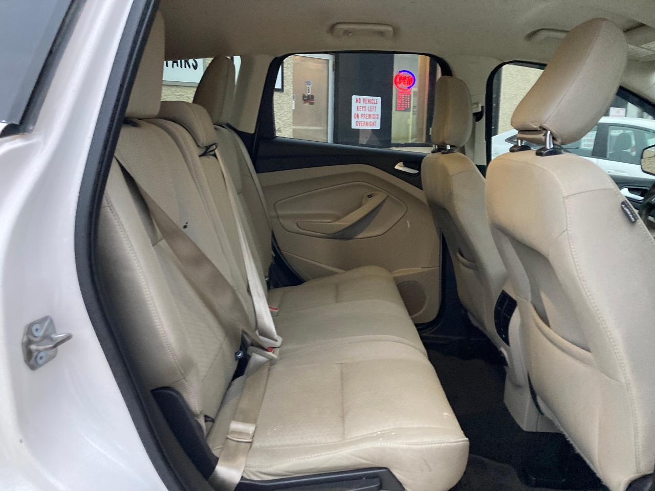 2018 Ford Escape SE 4WD - Photo #10