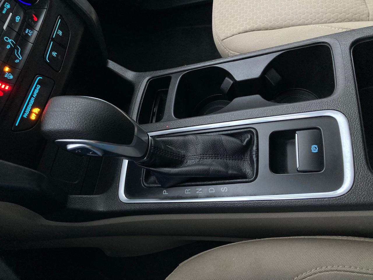 2018 Ford Escape SE 4WD - Photo #18