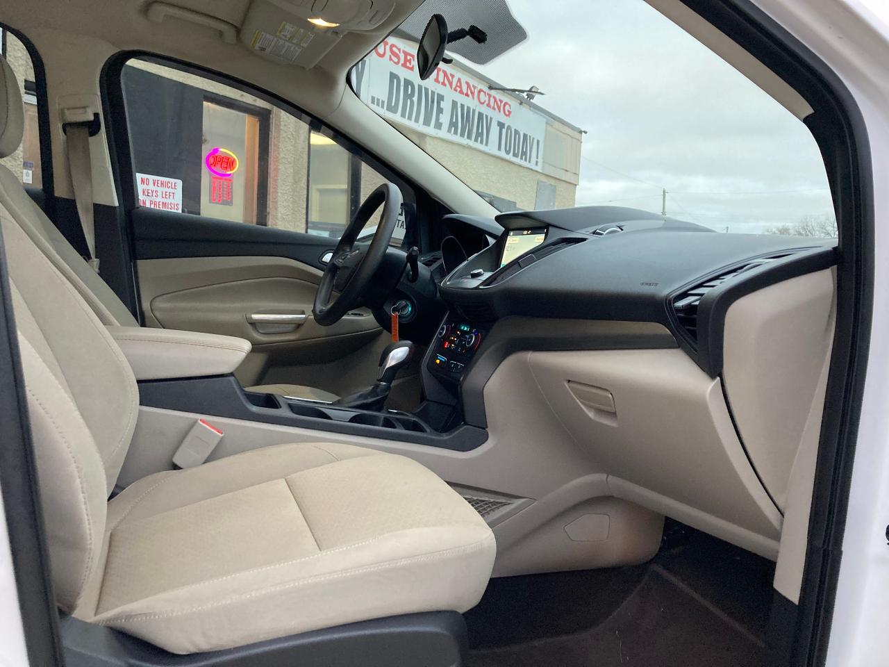 2018 Ford Escape SE 4WD - Photo #8