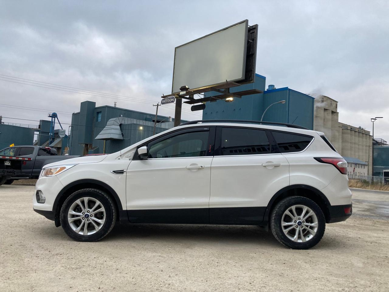 2018 Ford Escape SE 4WD - Photo #3