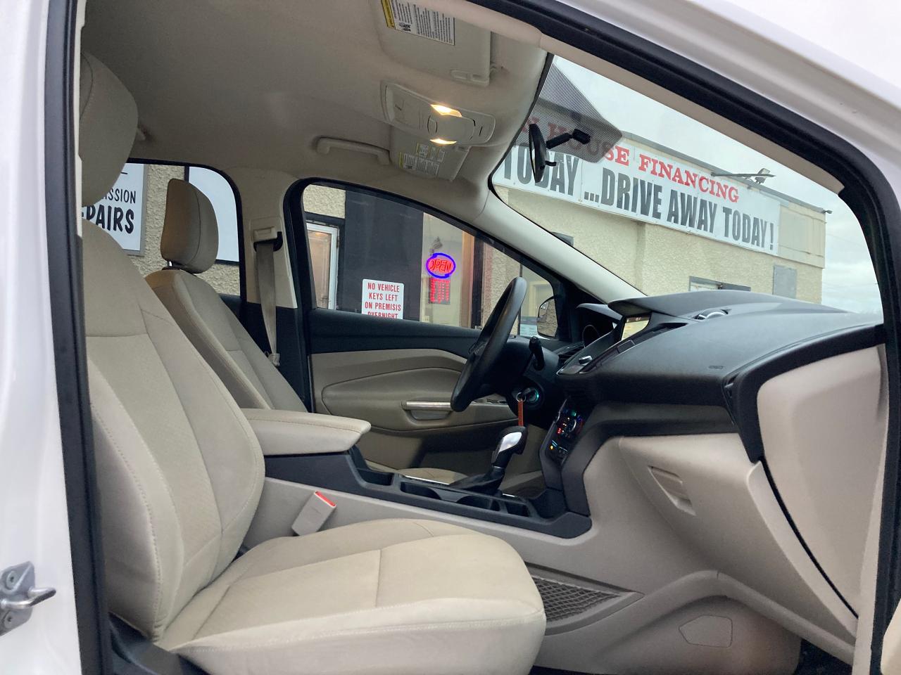 2018 Ford Escape SE 4WD - Photo #9