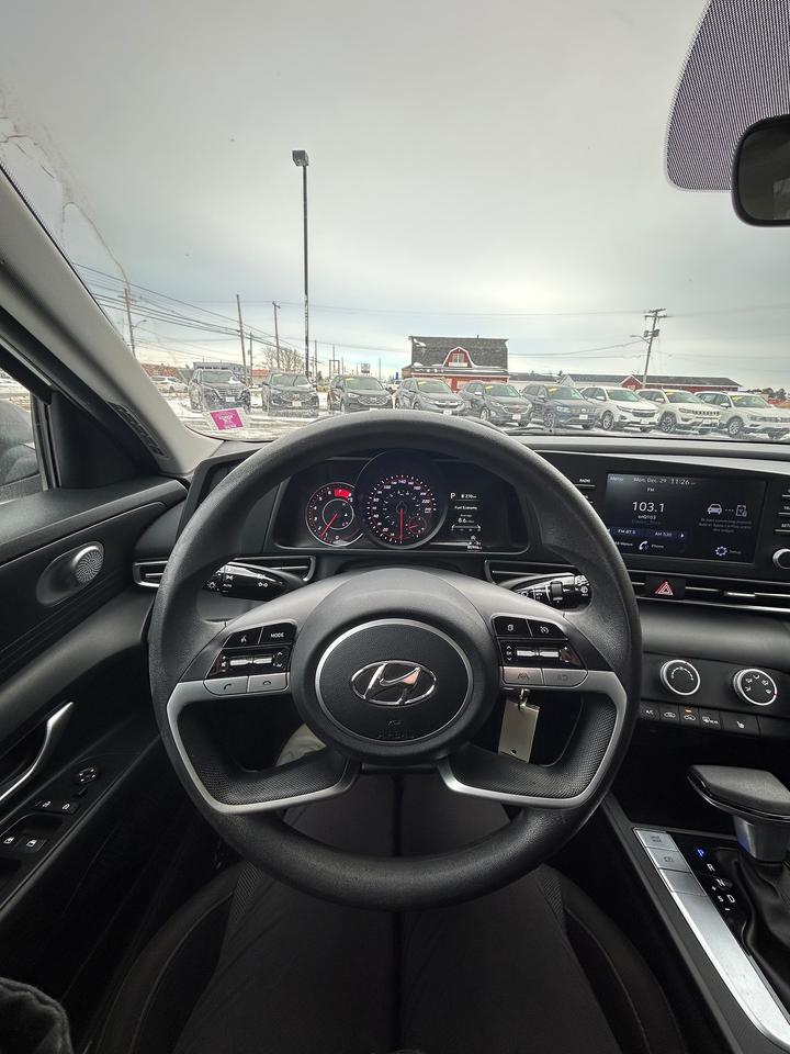 2023 Hyundai Elantra Essential Photo