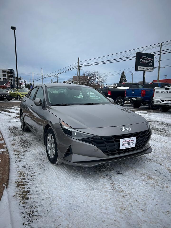 2023 Hyundai Elantra Essential Photo2