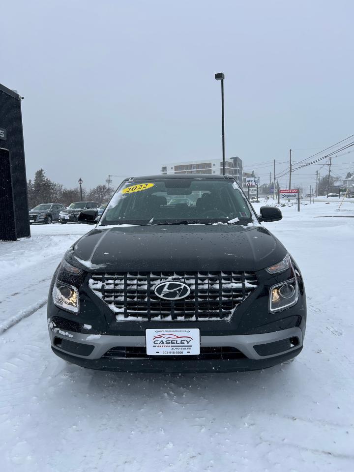 2022 Hyundai Venue Essential - Photo #2