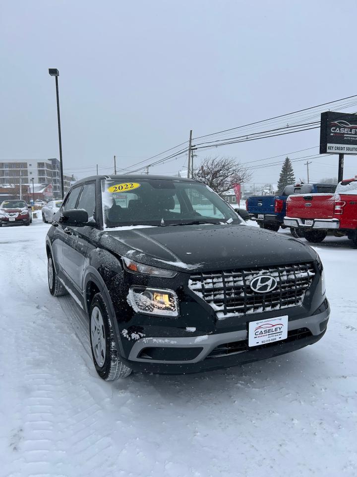 2022 Hyundai Venue Essential Photo2