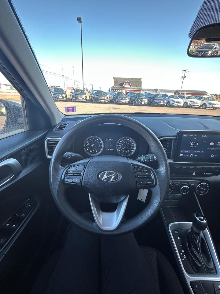 2022 Hyundai Venue Essential Photo