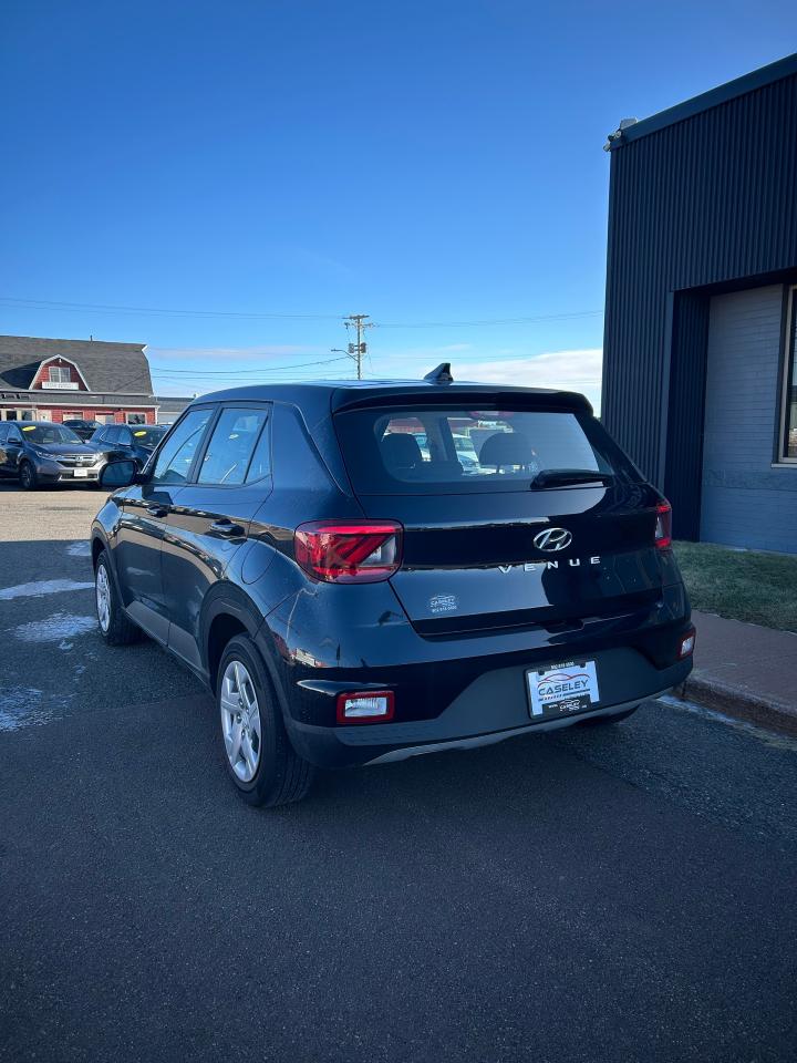 2022 Hyundai Venue Essential Photo
