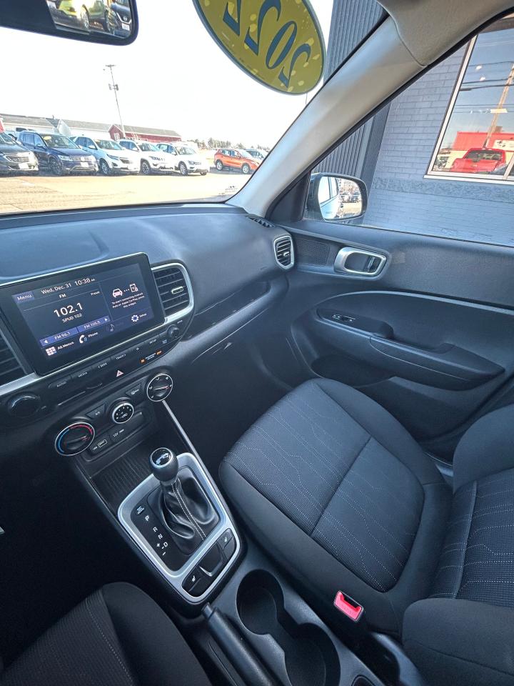 2022 Hyundai Venue Essential Photo