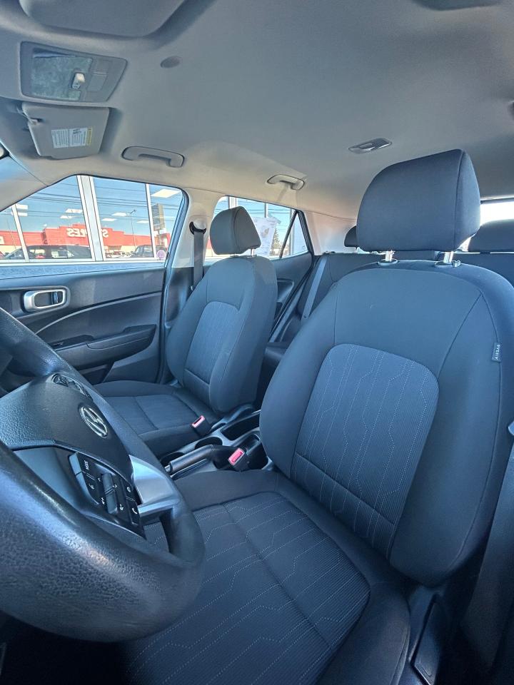 2022 Hyundai Venue Essential Photo