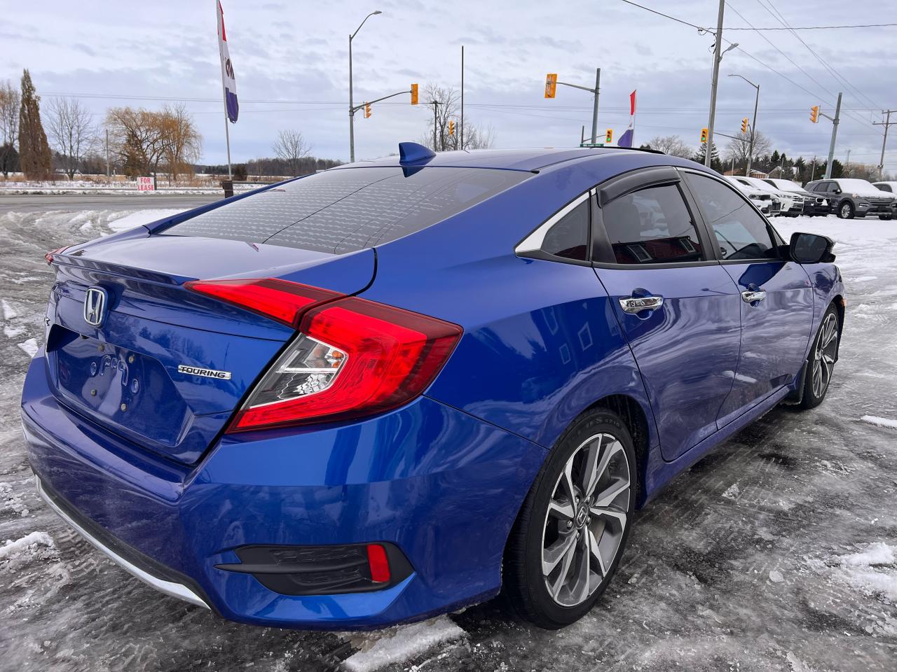 2019 Honda Civic Touring Photo