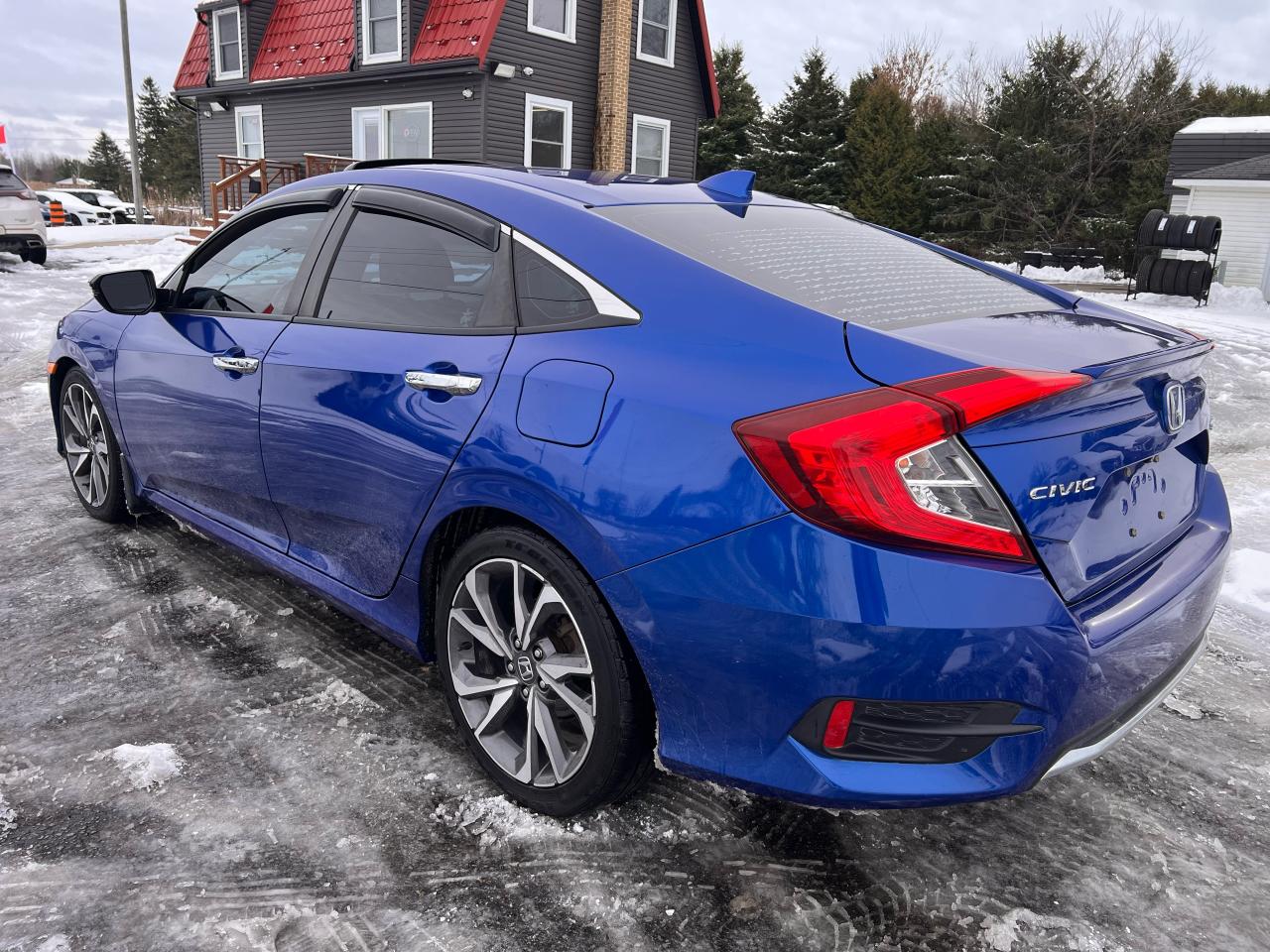 2019 Honda Civic Touring Photo