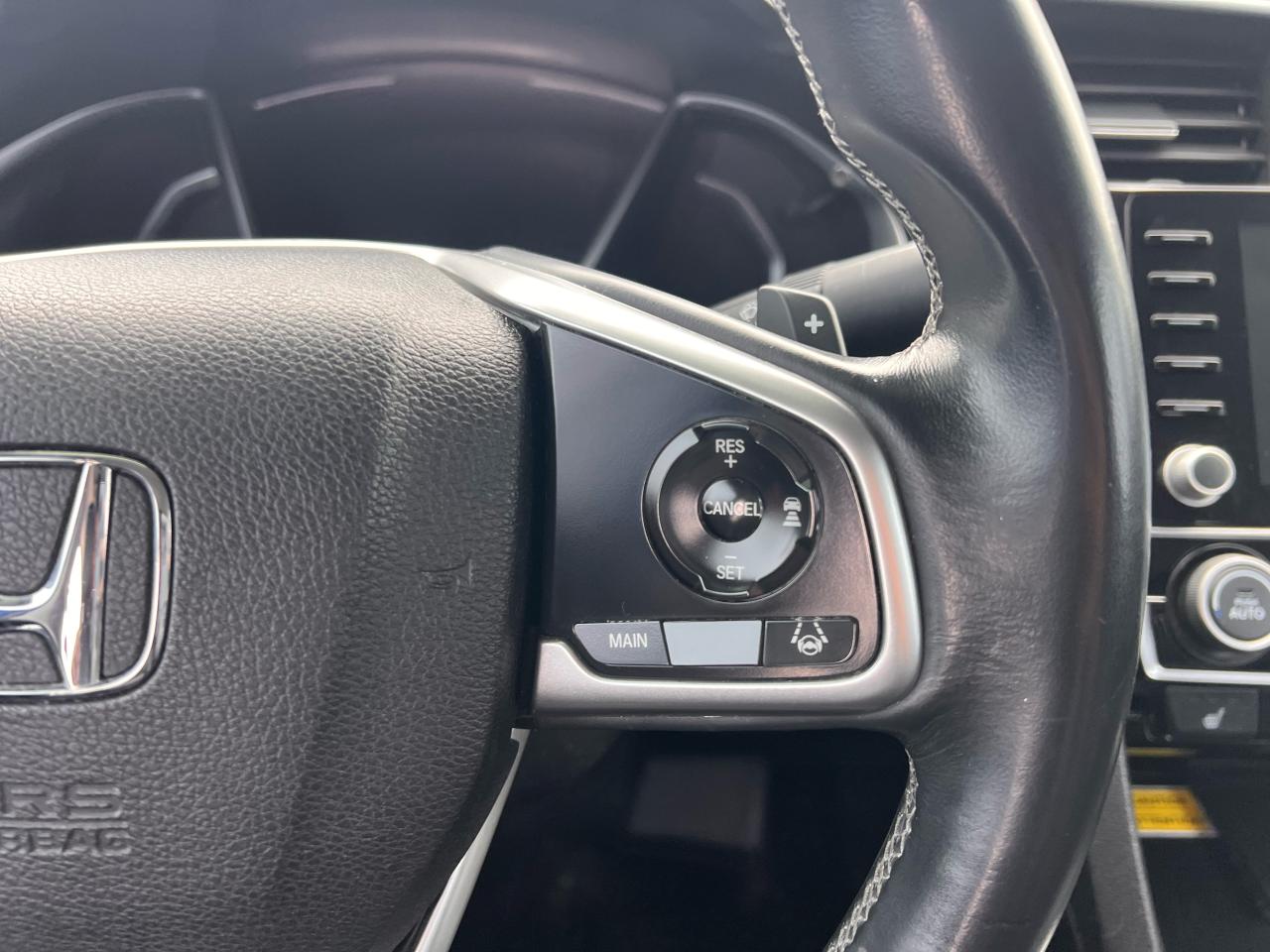 2019 Honda Civic Touring Photo