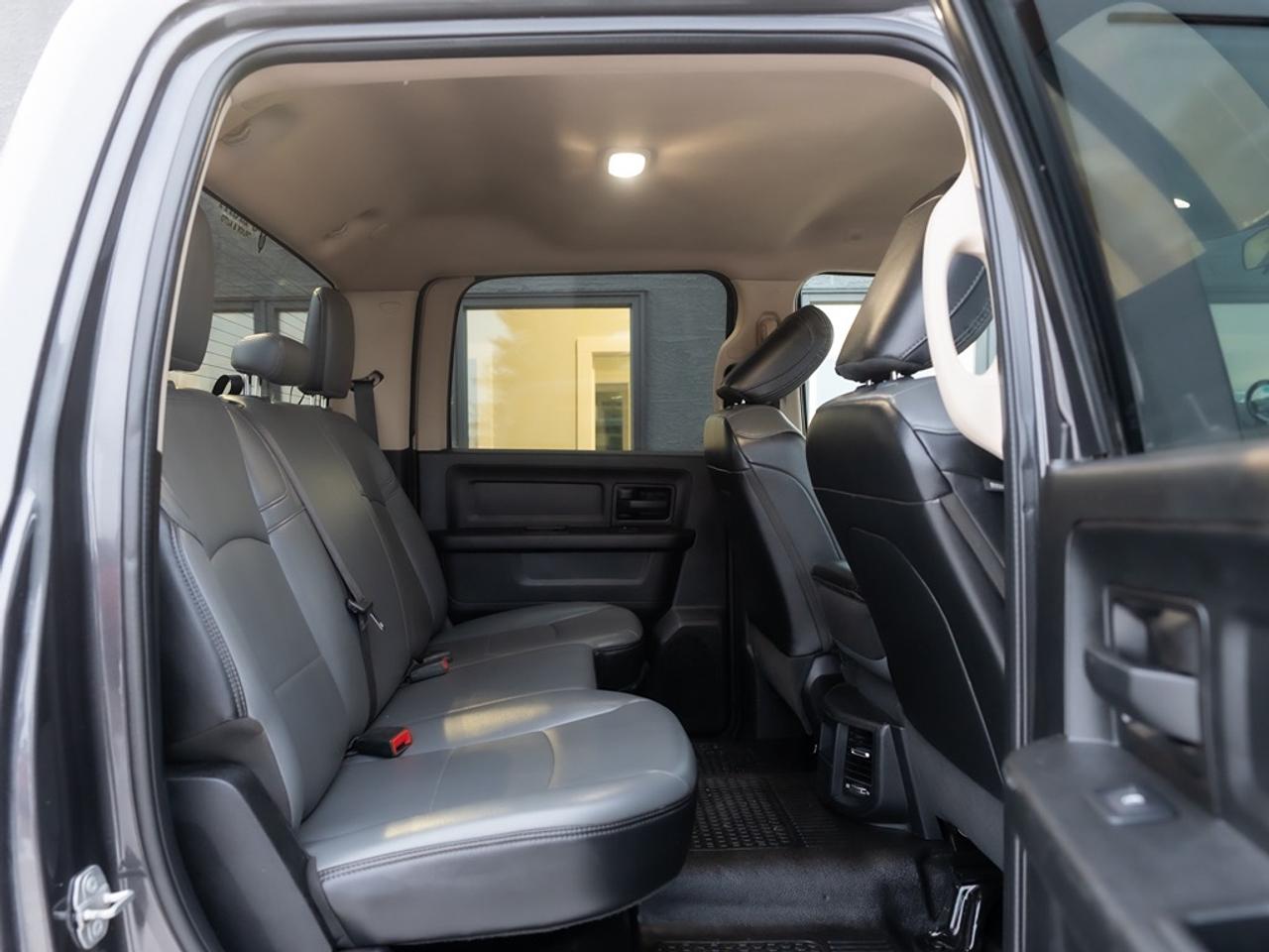 2020 RAM 3500 Tradesman 4x4 Crew Cab 8' Box Photo19