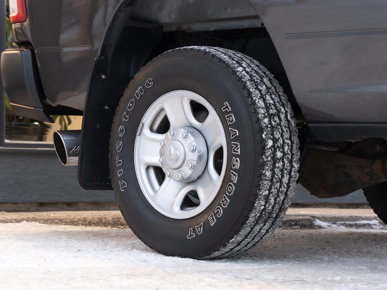 2020 RAM 3500 Tradesman 4x4 Crew Cab 8' Box Photo3