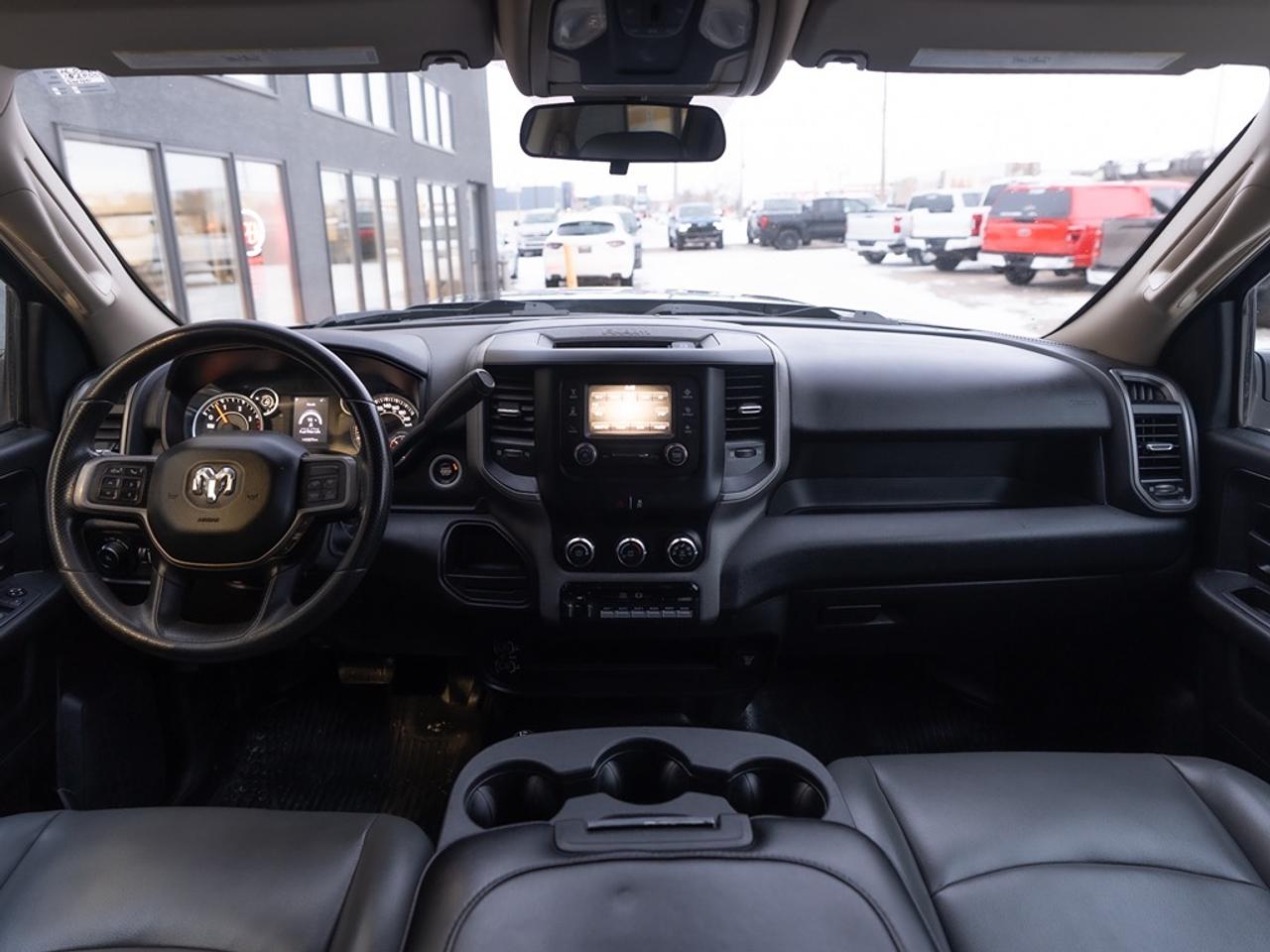 2020 RAM 3500 Tradesman 4x4 Crew Cab 8' Box Photo7