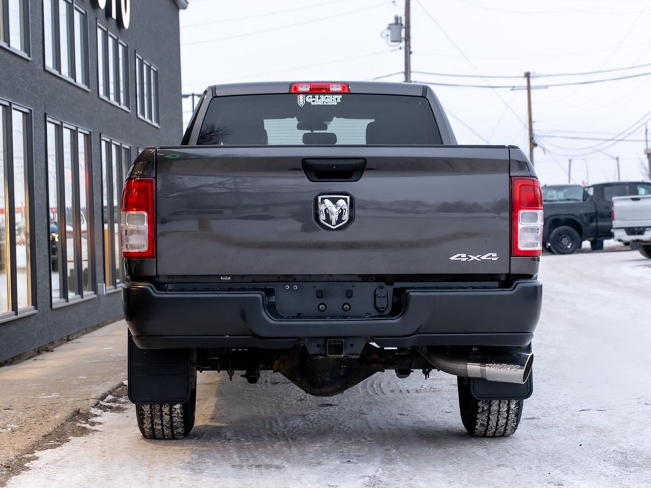 2020 RAM 3500 Tradesman 4x4 Crew Cab 8' Box Photo6