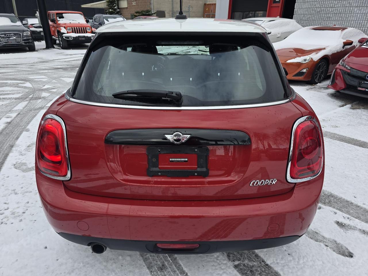 2017 MINI Cooper 5 Door Photo4