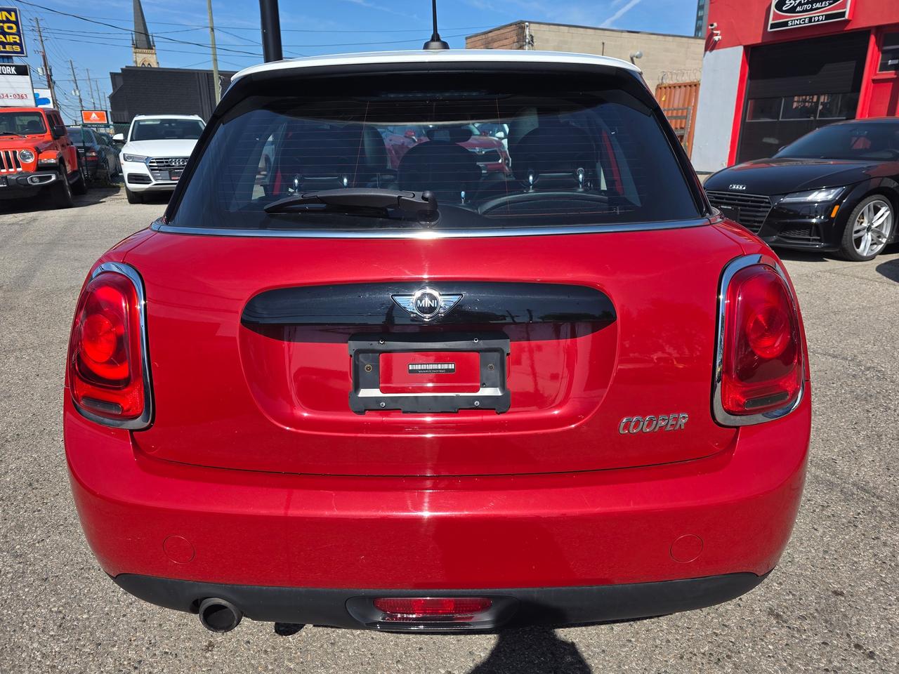 2017 MINI Cooper 5 Door Photo4