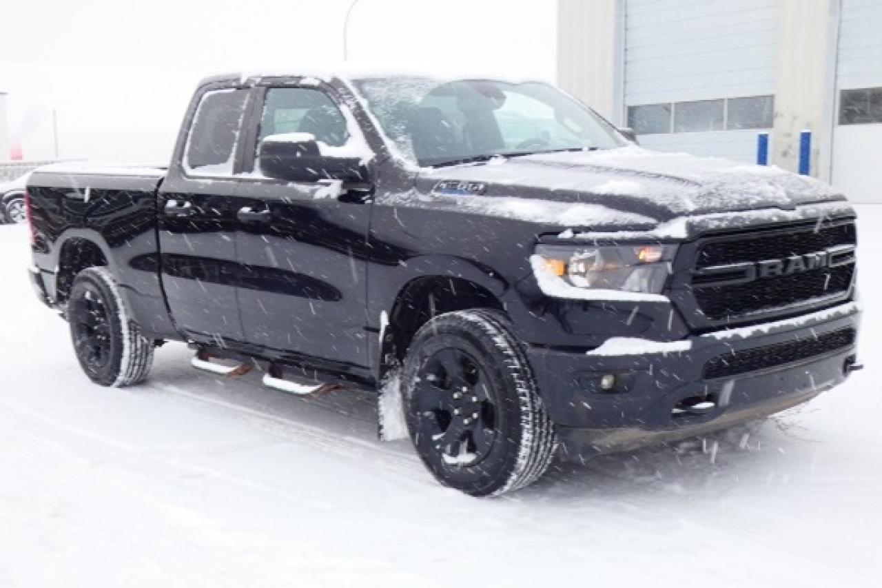 2023 Dodge Ram 1500 Warlock e-torqe4x4 Quad Cab 6'4" Box w/cloth seats - Photo #4