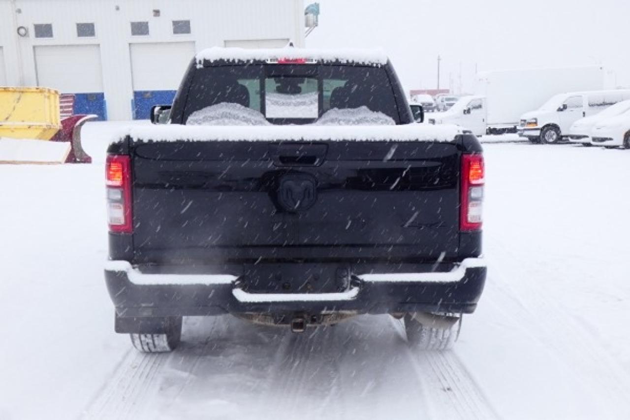 2023 Dodge Ram 1500 Warlock e-torqe4x4 Quad Cab 6'4" Box w/cloth seats - Photo #7