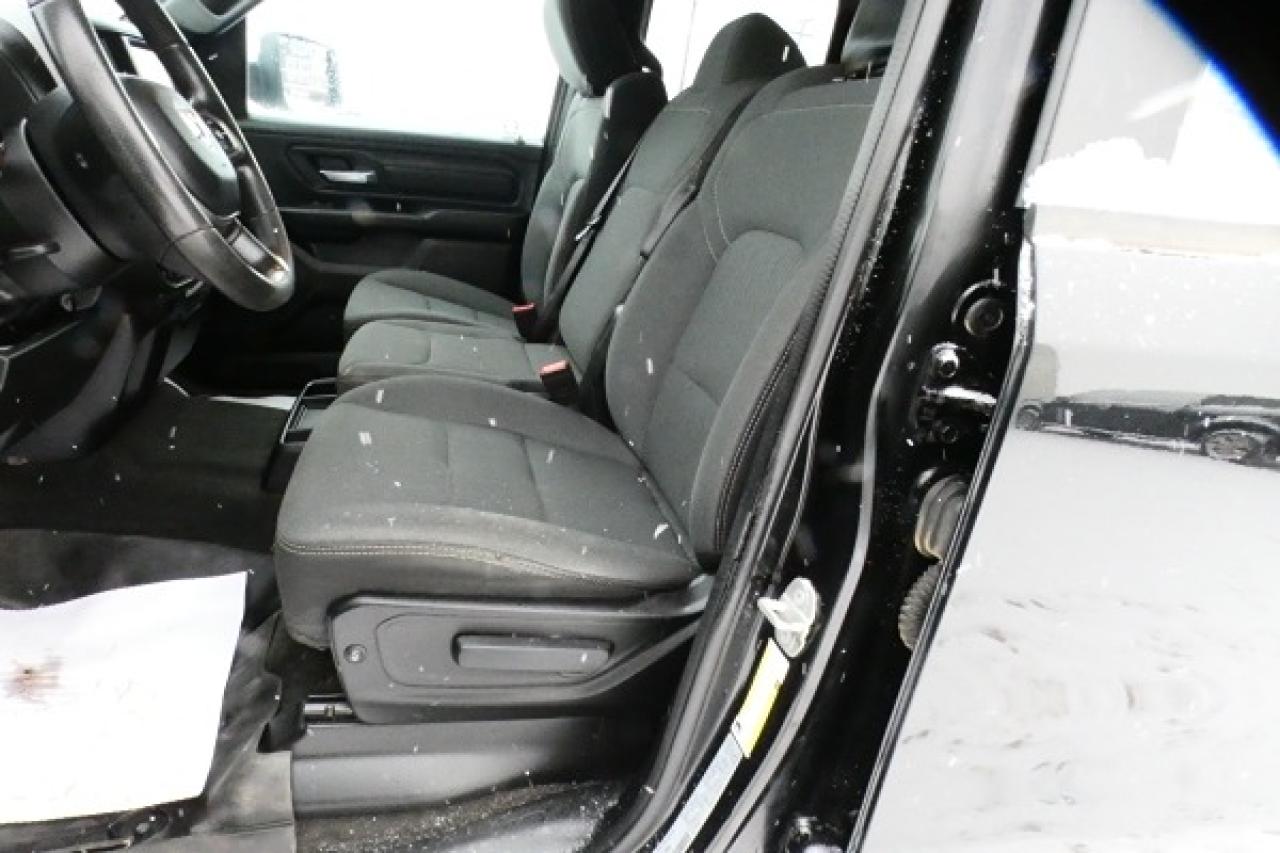 2023 Dodge Ram 1500 Warlock e-torqe4x4 Quad Cab 6'4" Box w/cloth seats - Photo #10