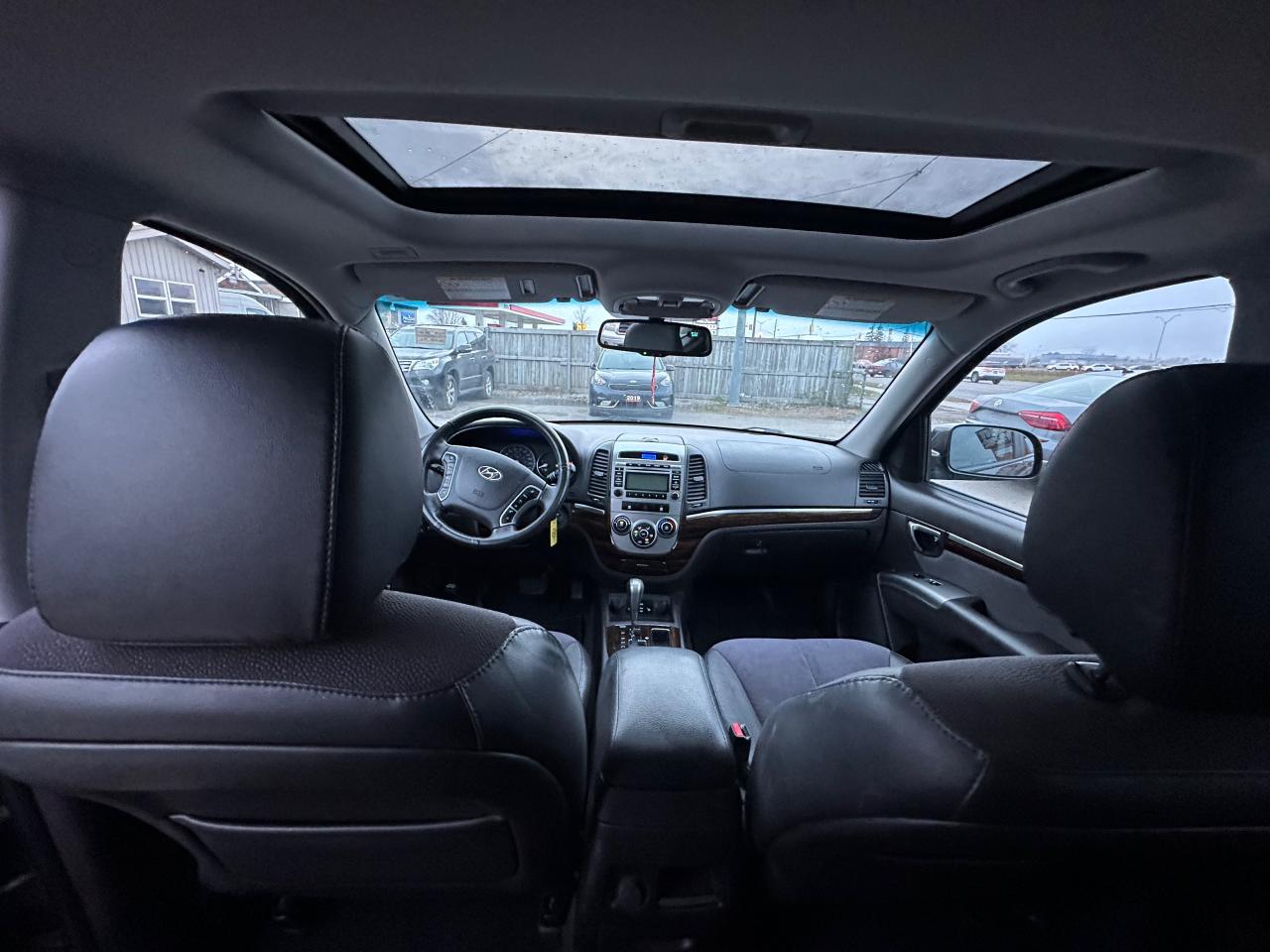 2011 Hyundai Santa Fe GL SPORT - Photo #11