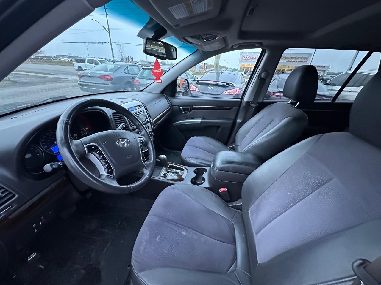 2011 Hyundai Santa Fe GL SPORT - Photo #9