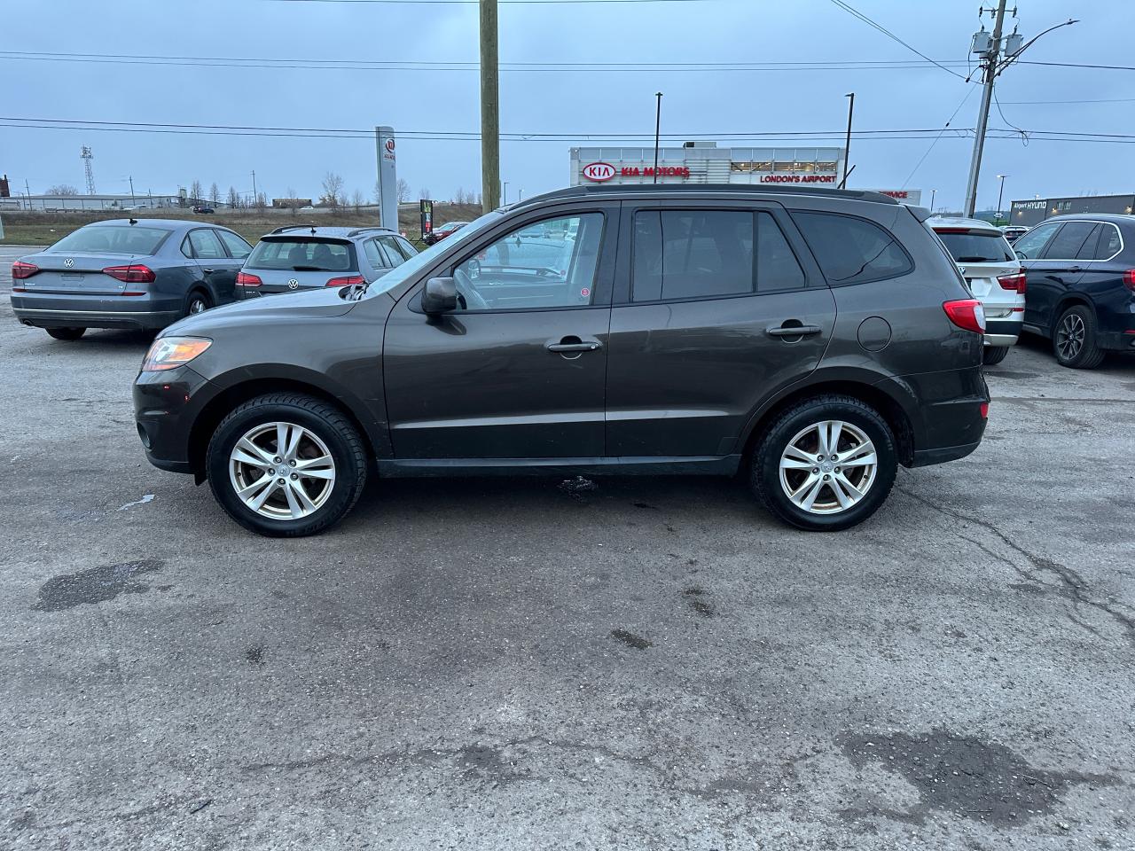 2011 Hyundai Santa Fe GL SPORT - Photo #2