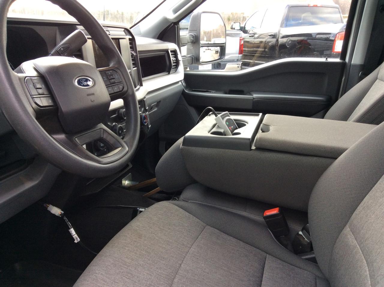 2025 Ford SUPER DUTY F-250 SRW XL Photo3