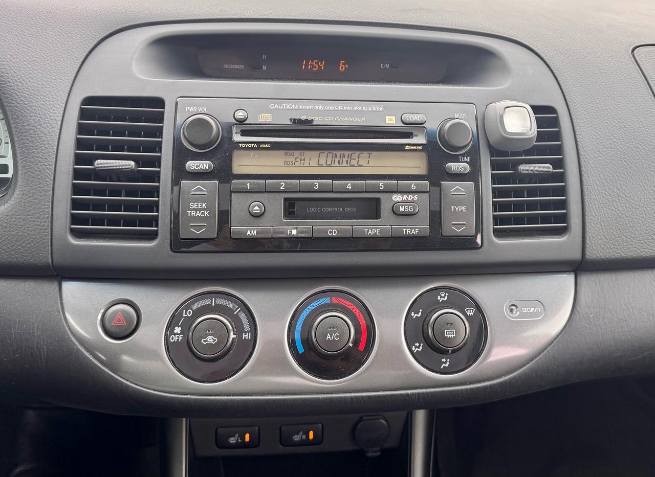 2003 Toyota Camry LE FINANCING AVAILABLE Photo13