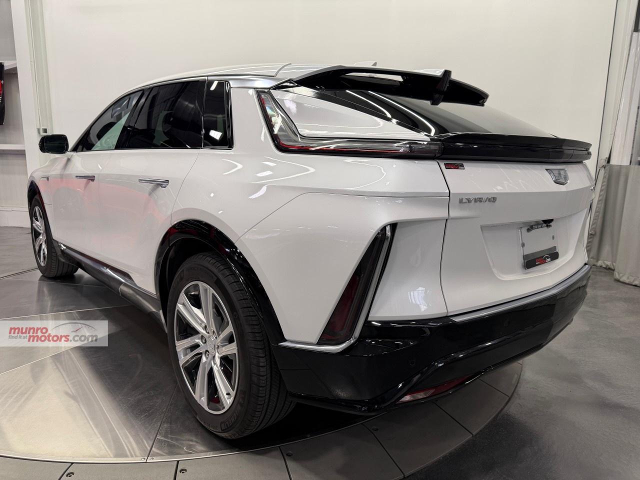 2024 Cadillac LYRIQ 4dr Tech w/1SA Photo4