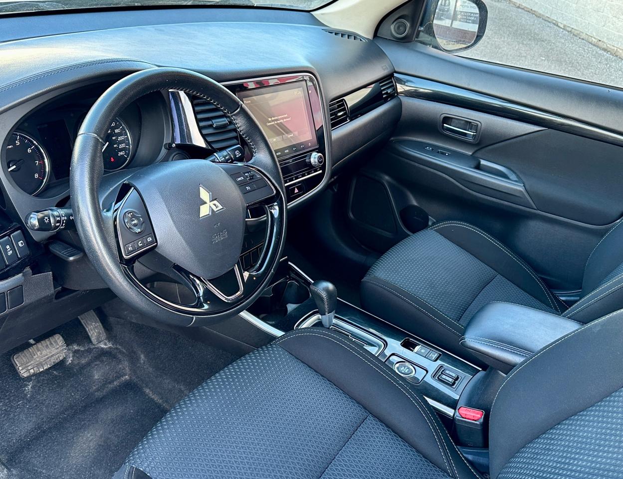 2020 Mitsubishi Outlander ES | CLEAN CARFAX | HEATED SEATS | BACK UP CAM | Photo