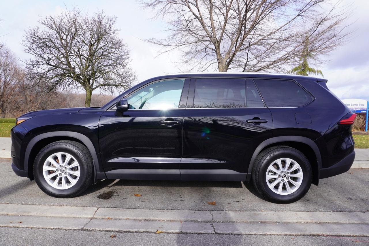 2024 Toyota Grand Highlander 1 OWNER / XLE HYBRID/ NO ACCIDENTS / 8 PASS/ LOCAL - Photo #2