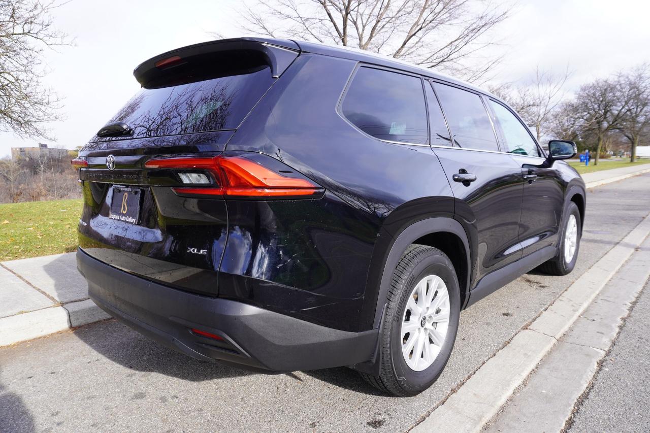 2024 Toyota Grand Highlander 1 OWNER / XLE HYBRID/ NO ACCIDENTS / 8 PASS/ LOCAL Photo3
