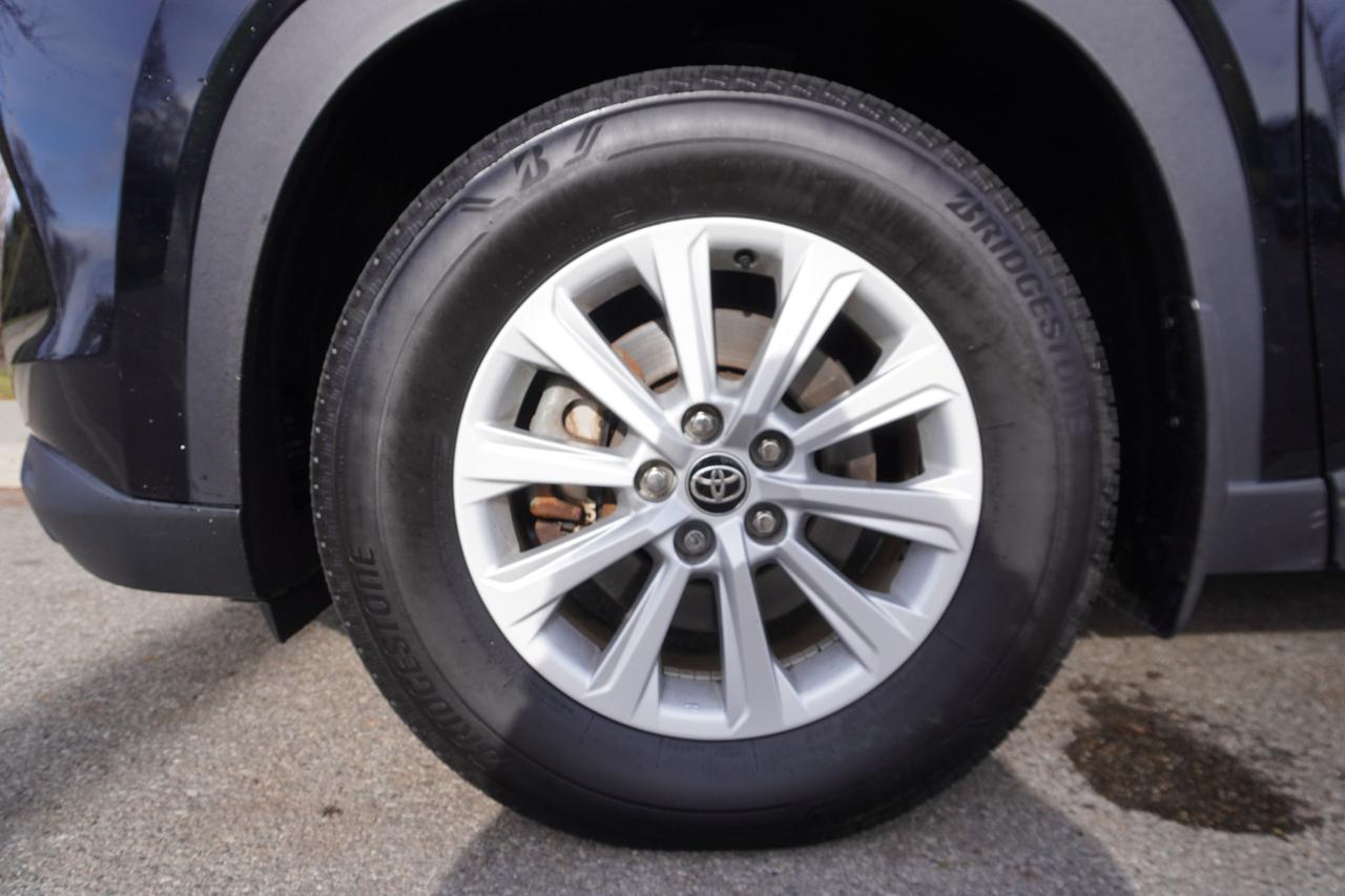2024 Toyota Grand Highlander 1 OWNER / XLE HYBRID/ NO ACCIDENTS / 8 PASS/ LOCAL - Photo #7
