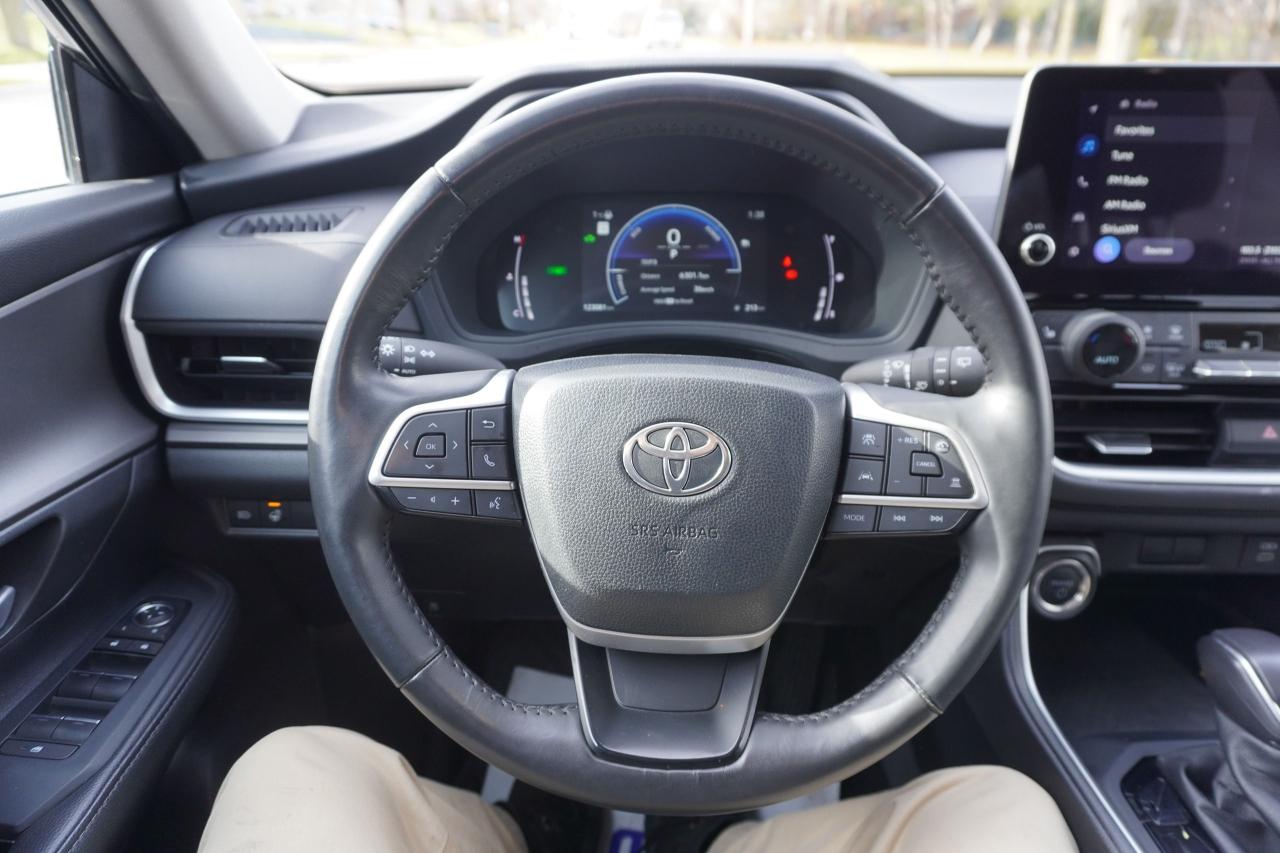 2024 Toyota Grand Highlander 1 OWNER / XLE HYBRID/ NO ACCIDENTS / 8 PASS/ LOCAL - Photo #12