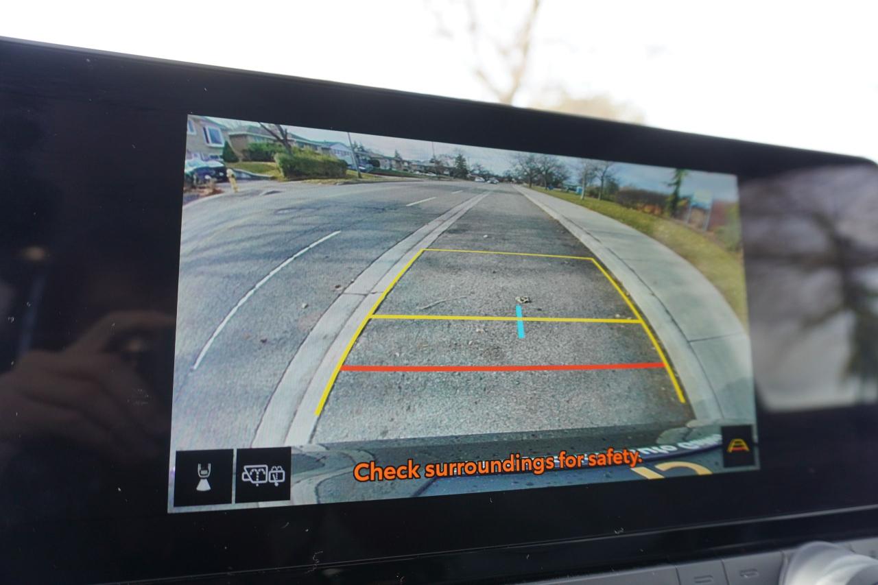 2024 Toyota Grand Highlander 1 OWNER / XLE HYBRID/ NO ACCIDENTS / 8 PASS/ LOCAL - Photo #16