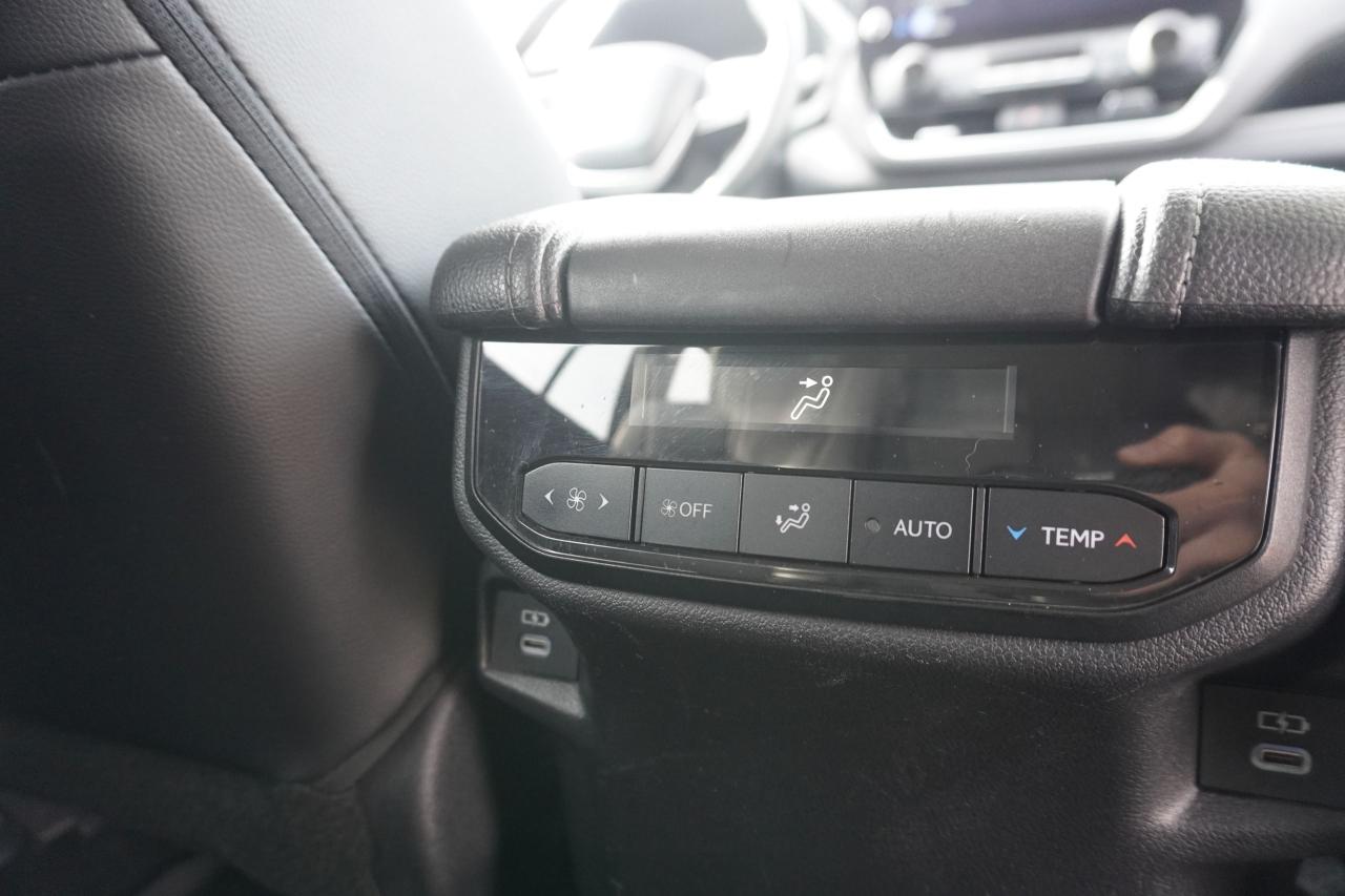 2024 Toyota Grand Highlander 1 OWNER / XLE HYBRID/ NO ACCIDENTS / 8 PASS/ LOCAL - Photo #23