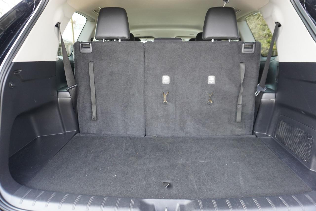 2024 Toyota Grand Highlander 1 OWNER / XLE HYBRID/ NO ACCIDENTS / 8 PASS/ LOCAL - Photo #19