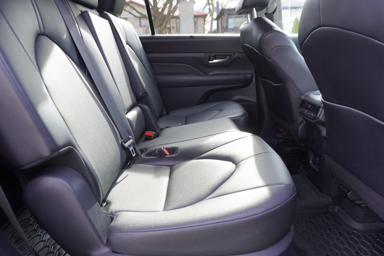 2024 Toyota Grand Highlander 1 OWNER / XLE HYBRID/ NO ACCIDENTS / 8 PASS/ LOCAL - Photo #22